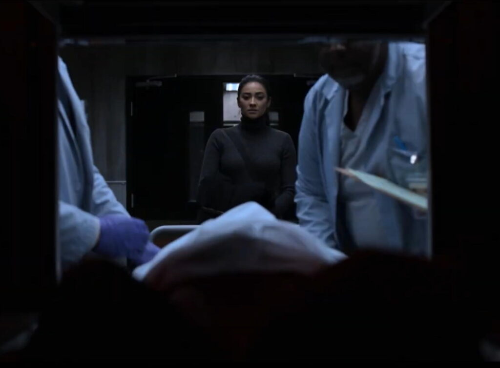 ホラー映画『エンドレス・エクソシズム』悪魔が入った死体から生まれる恐怖